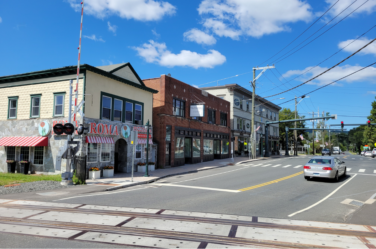 ¡Excelente elección! New Canaan es otra de las "joyas" del condado de Fairfield. Para este mercado, es ideal usar un lenguaje que denote profesionalismo y atención al detalle, ya que es una zona con propiedades de muy alto nivel.Aquí tienes la tabla con el nombre de archivo y el texto ALT para New Canaan, CT:ImagenNombre del Archivo (File Name)Texto Alt (Alt Text - SEO)Residencial New Canaannew-canaan-ct-luxury-plumbing-maintenance.jpgPremium residential plumbing services and system maintenance by Valerio Plumbing for luxury estates in New Canaan, CT.